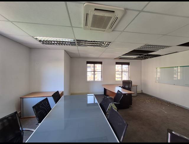 911M² OFFICE TO LET IN SANDTON CENTRAL